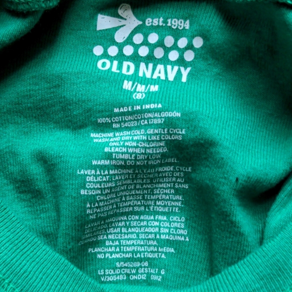 2 Old Navy red & green Long sleeve shirts - Picture 5 of 5